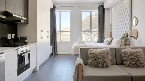 Fully Furnished Studio Apartment with Proven Income On Auction: 27 Leeuwen Street, Cape Town City Centre